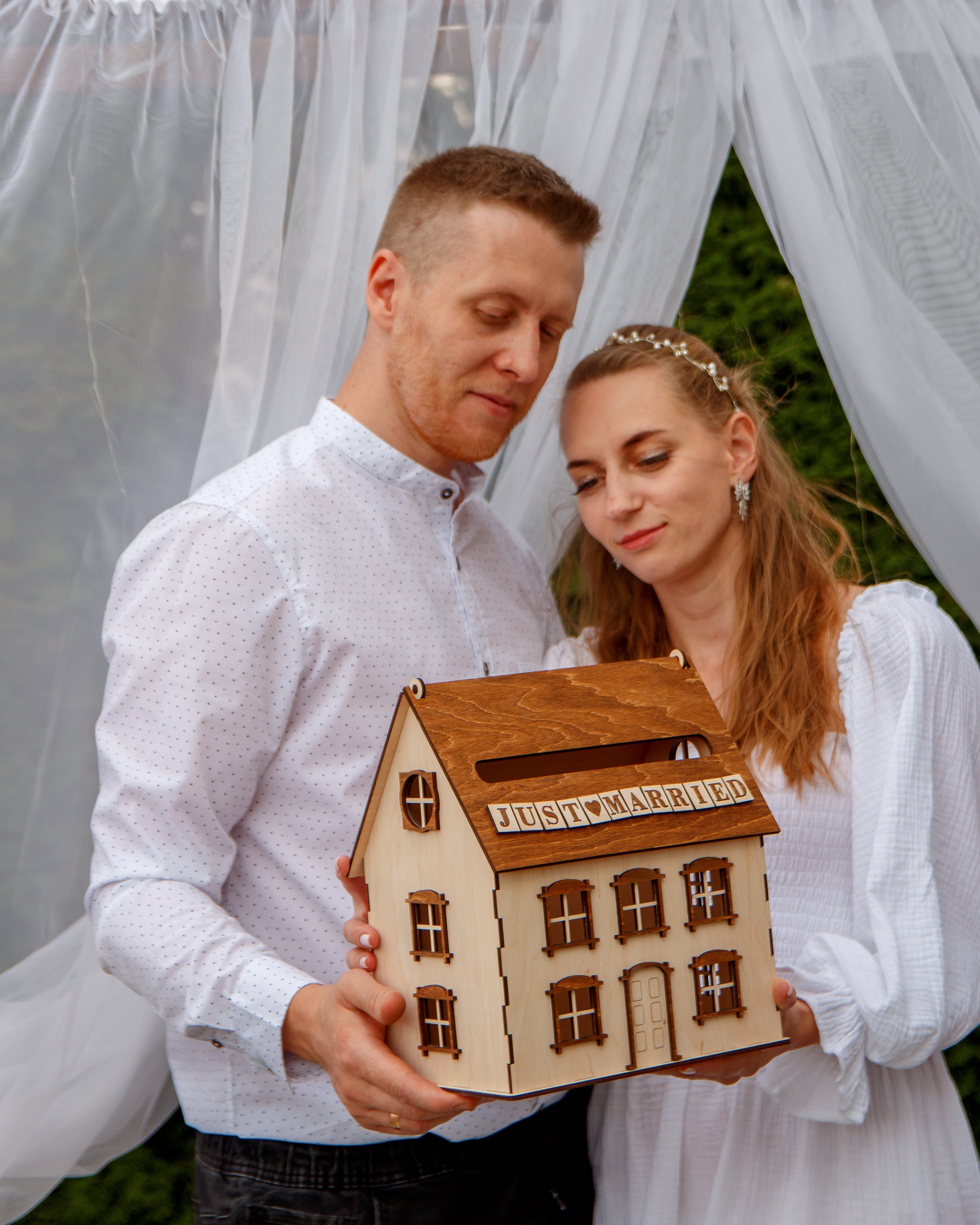 Natural wood wedding card box house centerpiece