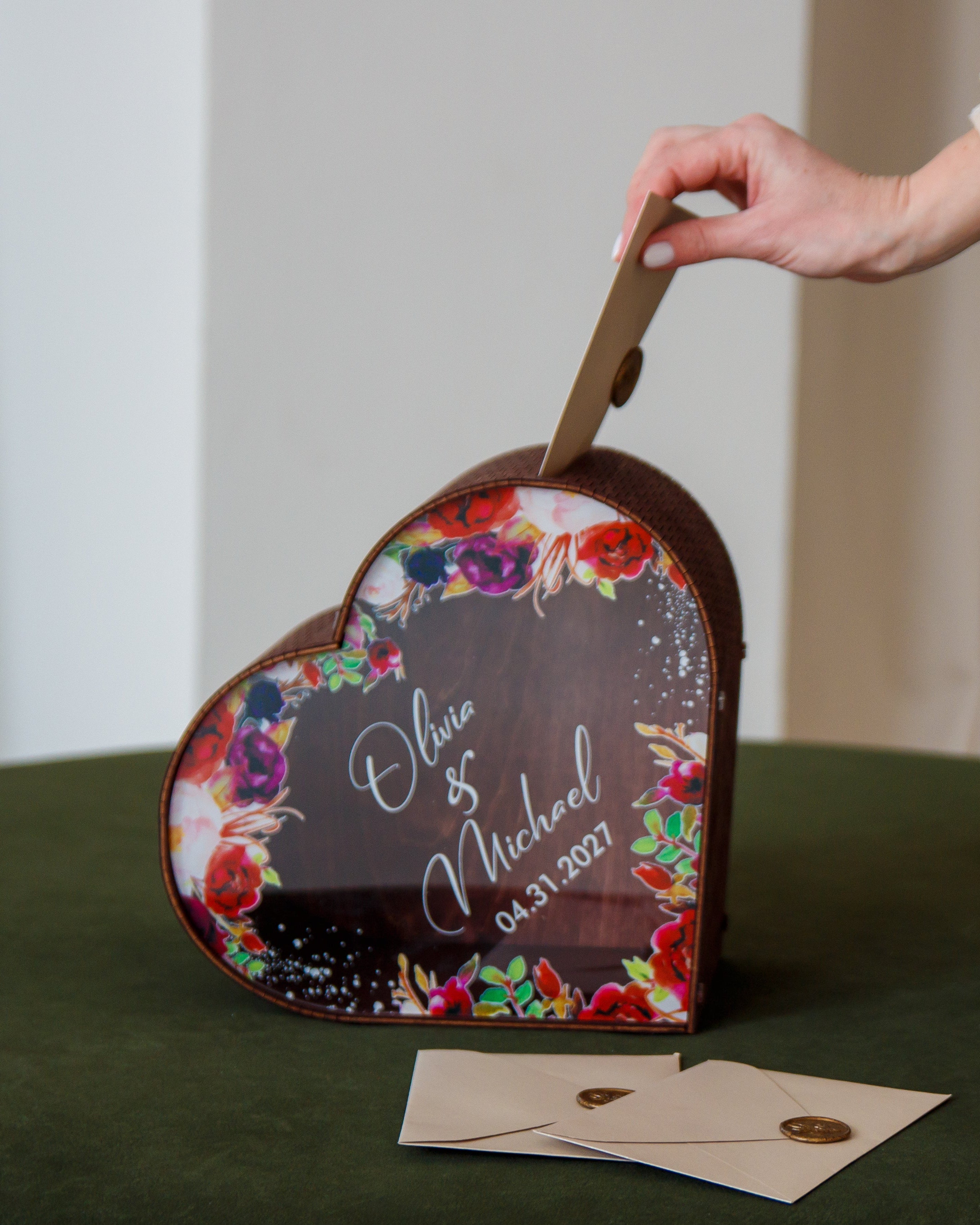 Floral wooden heart card holder for wedding day