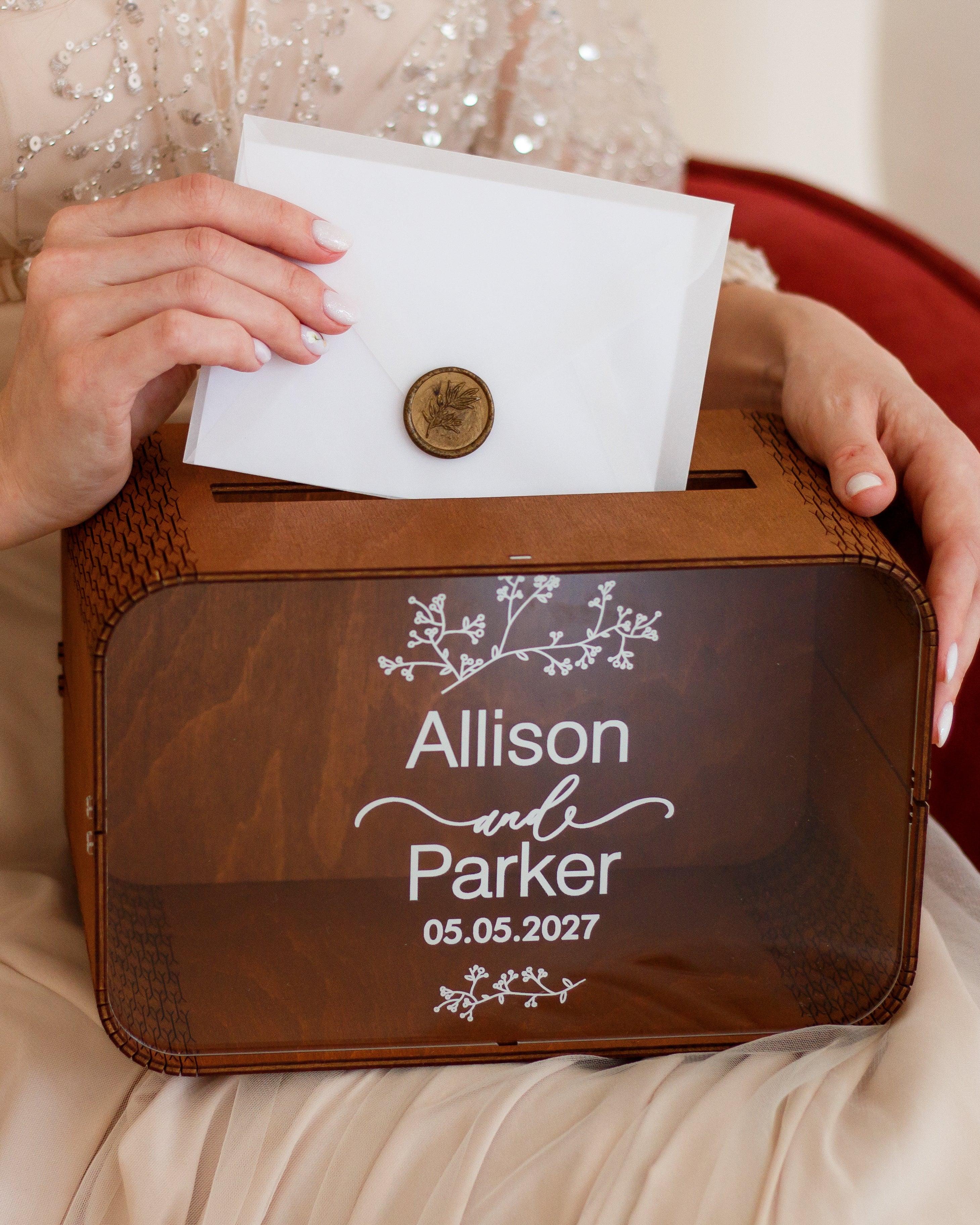 Wedding gift box with acrylic window and names